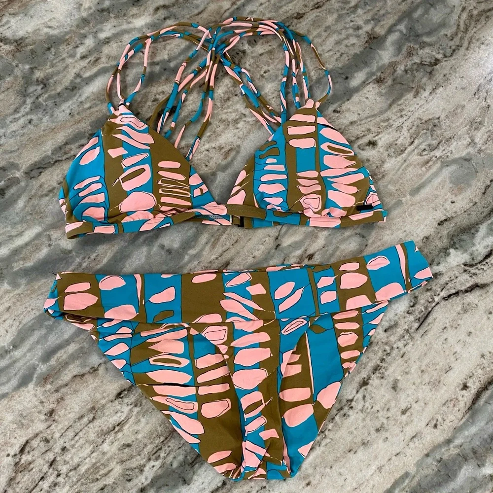 Volcom New Wave Bikini Swimsuit - Picture 1 of 3